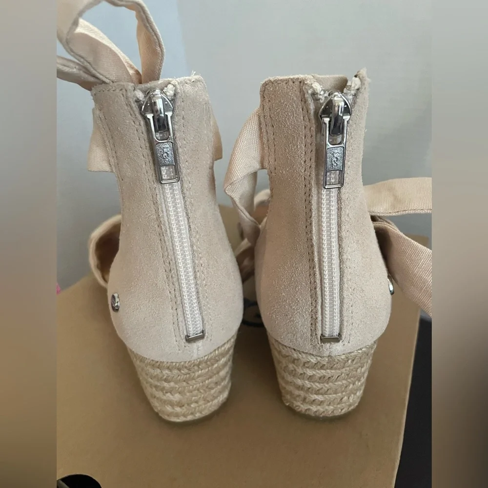 UGG Women's Yarrow Sandals size 9 Bnib - Picture 3 of 12